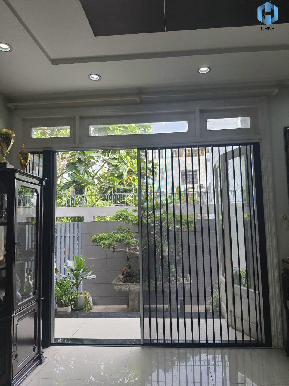 Cửa xếp lá nhôm ưu việt, tiện nghi- HAKA.vn