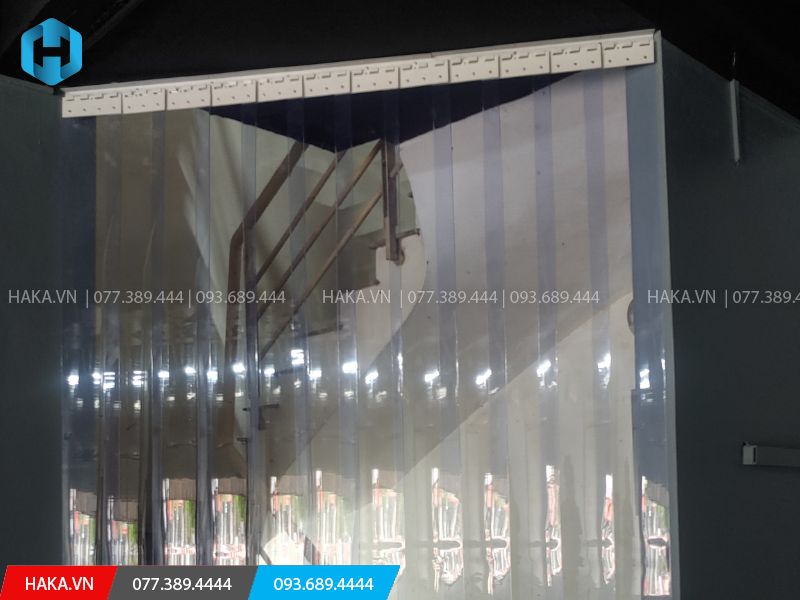 rem-nhua-pvc-ngan-lanh-dieu-hoa-treo-co-dinh-haka rèm nhựa PVC ngăn lạnh điều hòa treo cố định haka