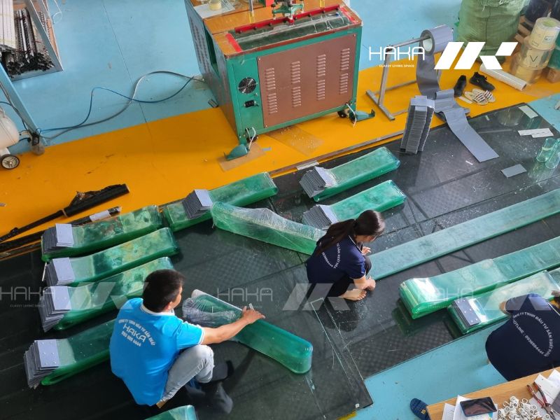 sản xuất rèm nhựa PVC tại nhà máy HAKA
