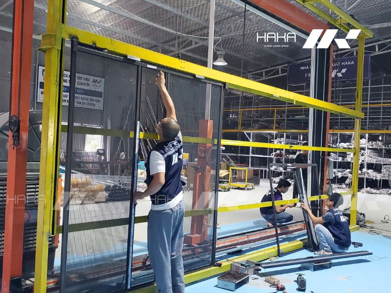 xưởng sản xuất cửa lưới chống muỗi dạng lùa haka