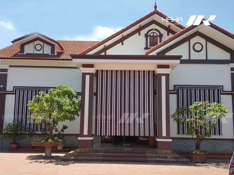 rèm che nắng trước nhà lắp đặt trong nhà ở