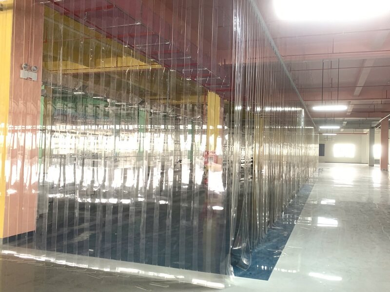 Giải pháp rèm ngăn lạnh PVC tại nhà máy Vincast